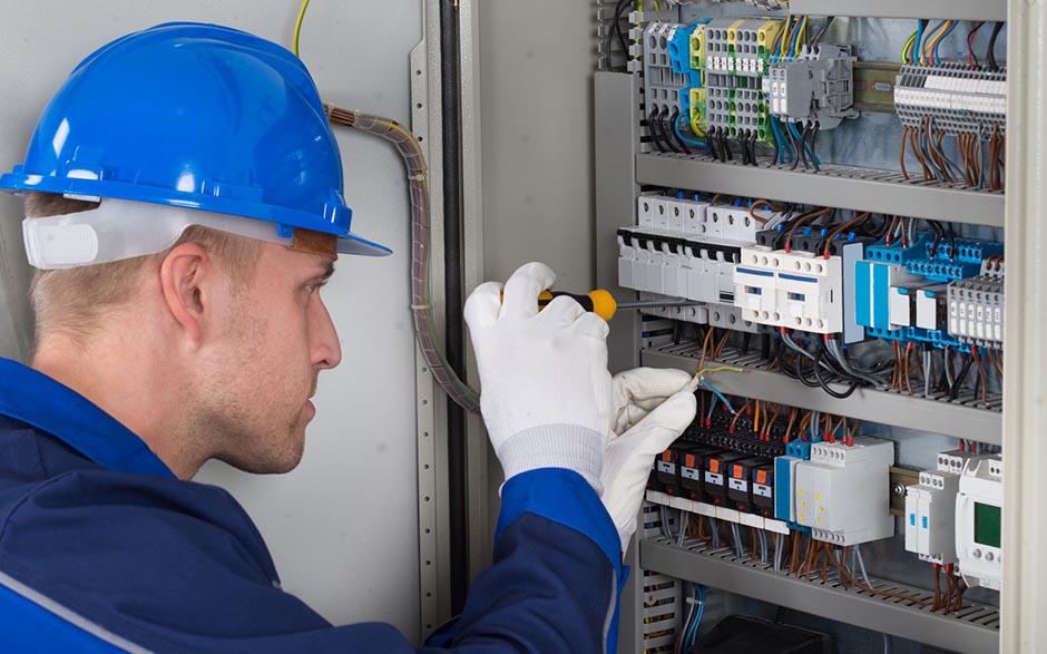  électricien Éragny